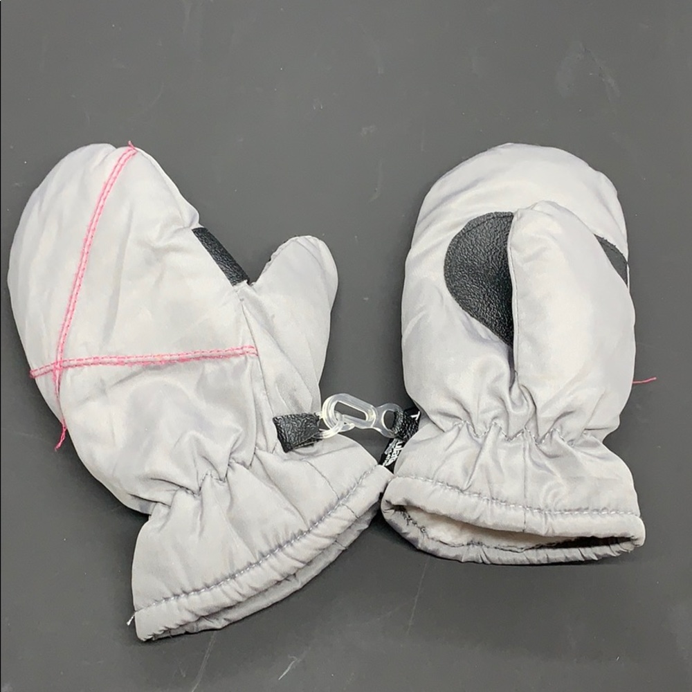Kids mittens like new